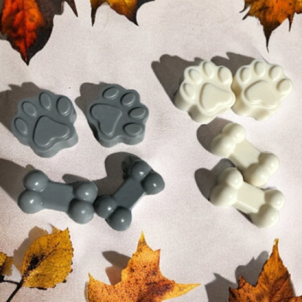 Hand Crafted Soap - Paws & Bones🐾 Charcoal Eucalyptus